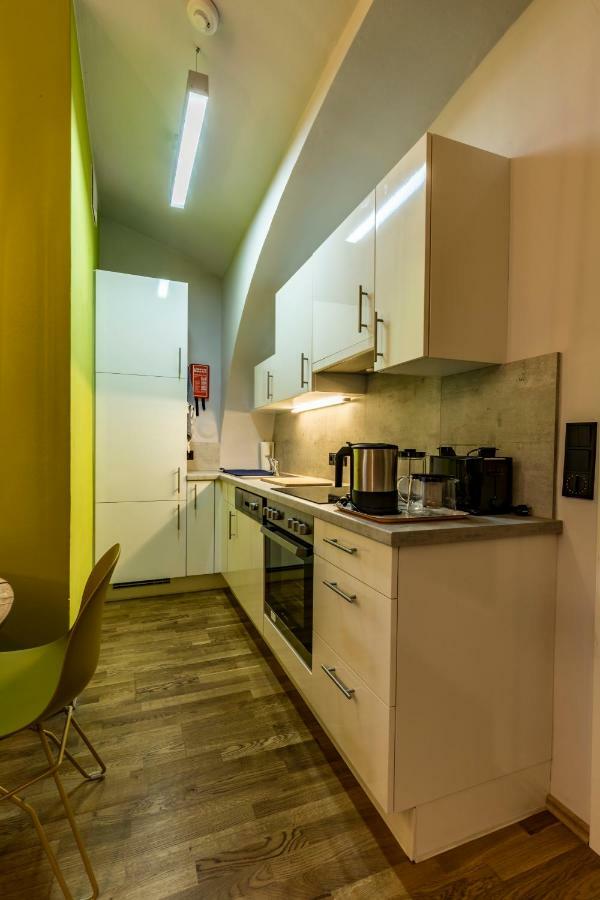 Yellow Flat-direkt bei KF-UNI mit Gewölbe, inkl Parkplatz Graz Exterior foto