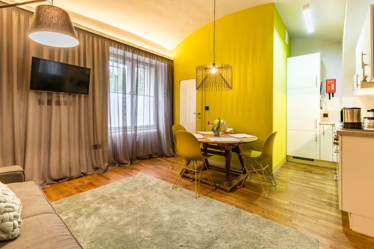 Yellow Flat-direkt bei KF-UNI mit Gewölbe, inkl Parkplatz Graz Exterior foto